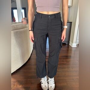 Aritzia Size 0 Black Cargo Pants